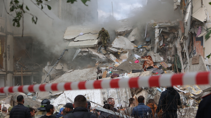 После двух мощных взрывов медиков подняли по тревоге. Скорые неожиданно замолчали. Возмездие за Белгород уже началось