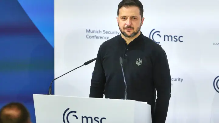 Прауд: Зеленский боится последствий мирного соглашения по Украине