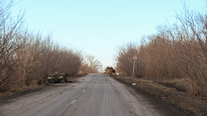 Глава курского муниципалитета успел выпрыгнуть из машины за секунду до атаки дрона Глава курского муниципалитета успел выпрыгнуть из машины за секунду до атаки дрона