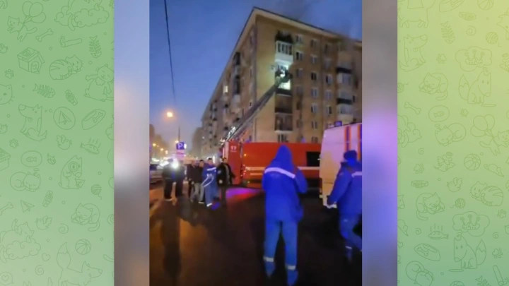 Восемь человек пострадали в горящей многоэтажке на Пресненском Валу