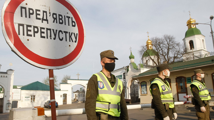До освобождения Киева осталось полгода: Монахи Киево-Печерской Лавры готовы стоять до последнего