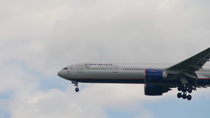 Из Санкт-Петербурга вылетел первый рейс в Актау