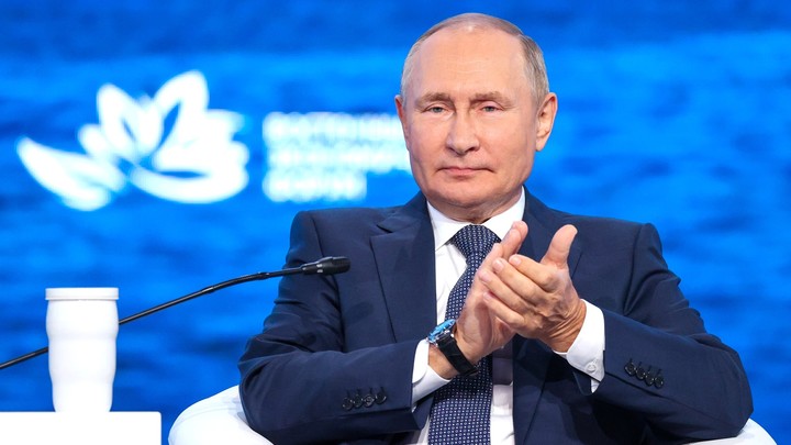 В Politico рассказали о стратегии Путина, из-за которой ЕС ослабит санкции против России