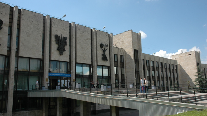 В МГИМО ответили на вопрос о причинах увольнения профессора, попавшего в скандал с Ургантом