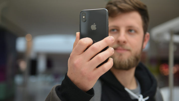Правосудие по-американски: Apple вчинили иск на $1 трлн за тайное замедление айфонов