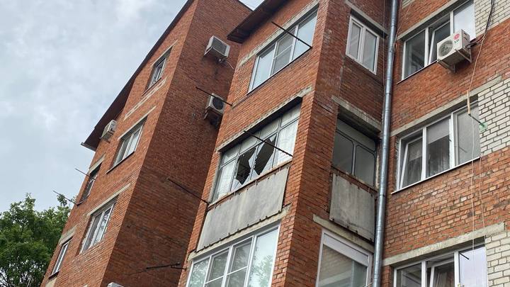 Около 20 окон выбито после взрыва в Краснодаре
