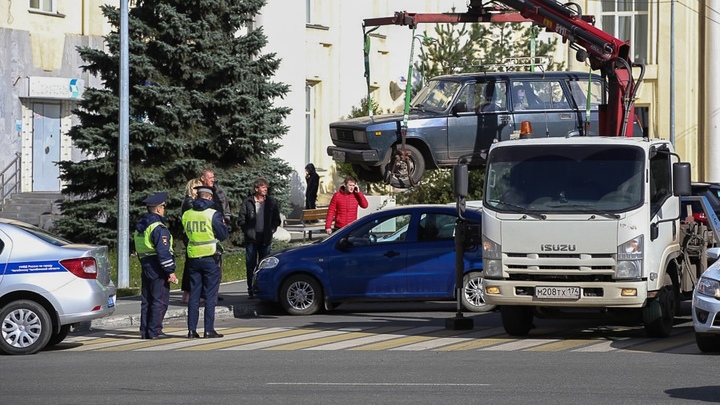 В центр Челябинска вернули штрафстоянку для нарушителей правил парковки