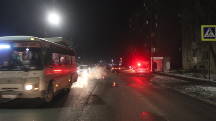 Не дошёл до перехода: в Кургане пешеход нарушил правила и попал под колеса BMW
