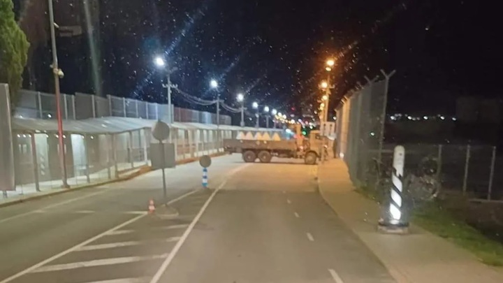 Что за цирк?!: эстонцы оградились от России зубами дракона