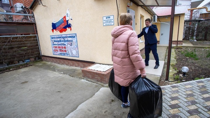 В Анапе готовят гуманитарный груз для детей беженцев из Донбасса