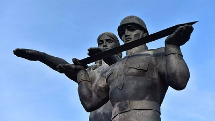 Во Львове раскапывают могилы советских солдат, погибших при освобождении города