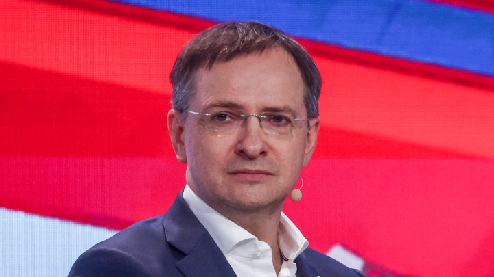 Мединский выгнал всех лишних, выставил ультиматум и всё объяснил. Думающие люди поймут