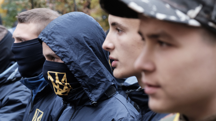 Боевики «Азова»* расстреливали военных ВСУ, решивших сдаться