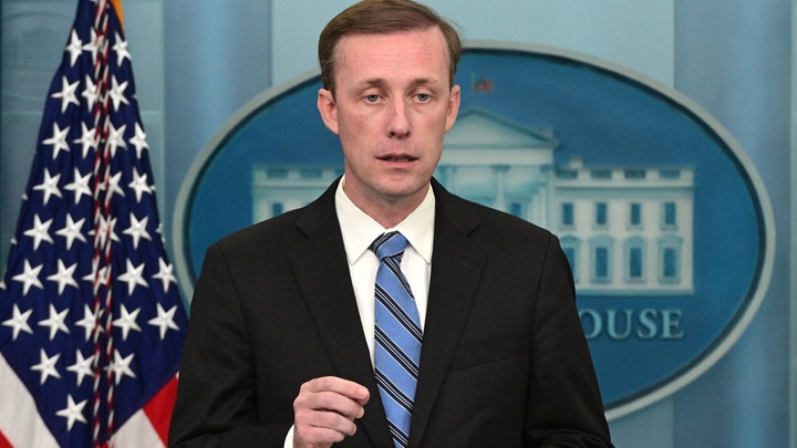 Имел в виду самого себя: В США чиновник самовольно повысил себя до очень высокого уровня