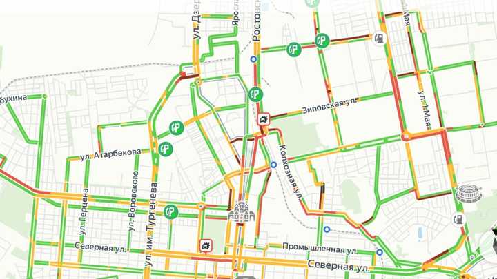 Краснодар из-за дождя встал в 7-балльные пробки