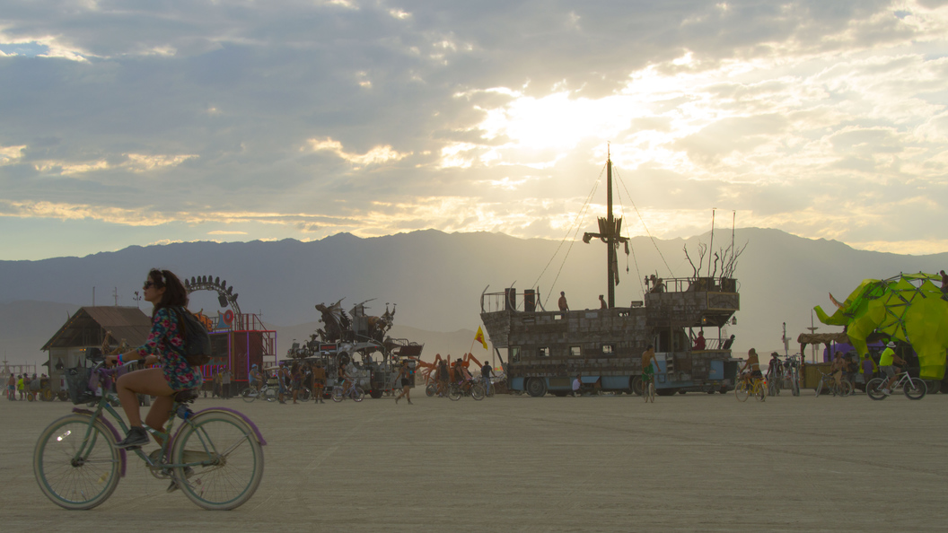 Он не сгорел а просто ушел Скончался основатель фестиваля Burning Man