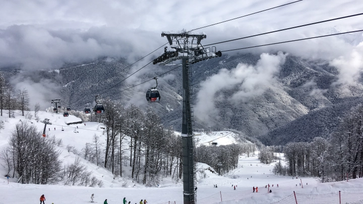 Учил кататься на лыжах русских звёзд: после схода лавины в Сочи ищут фрирайдера Ивана Хорькова