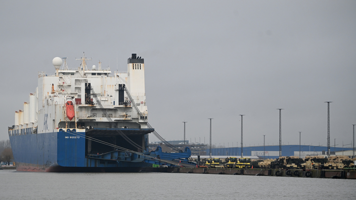 США и Британия попали под русские санкции. Гегемона ударили по карману