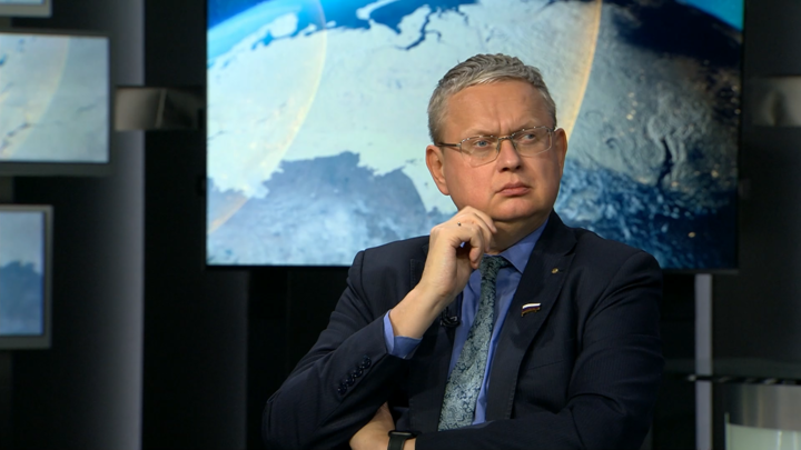 Просмотр ТВ на Новый год оставил в недоумении: Делягин назвал главный венец творчества