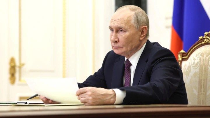 Путин поручил повысить пенсии по фактической инфляции. Доплаты будут в феврале