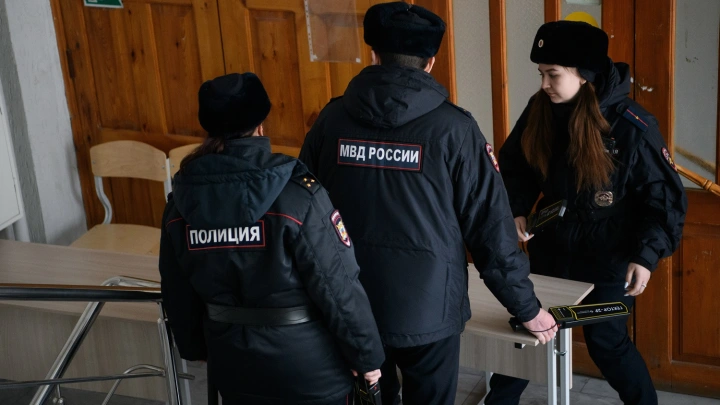 Футболист одного из московских клубов изнасиловал школьницу в кинотеатре