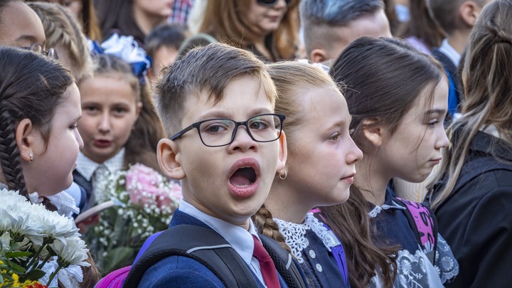 Спасём детей – поможем и стране: Пронько о реальных бедах России – демографии и образовании