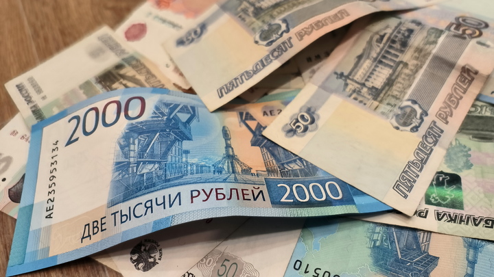 Пенсионер из Самары поверила мошенникам и отдала им 70 тысяч рублей