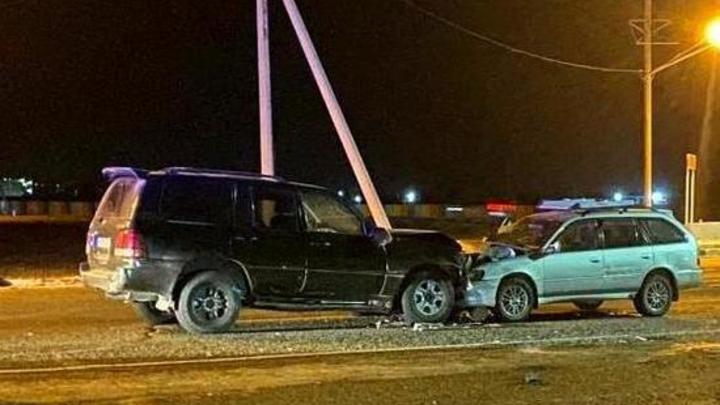 Пьяный водитель Toyota вылетел на встречку и врезался в Lexus в Чите