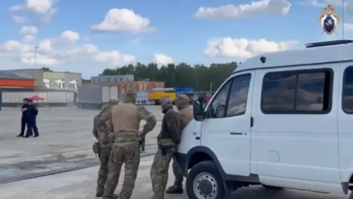 Мигранты вернулись в Кременкуль под святым прикрытием