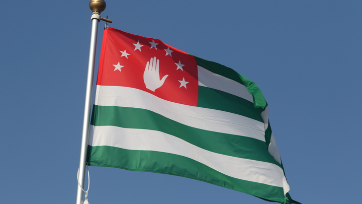 Россия приостановила помощь Абхазии из-за законодательных разногласий