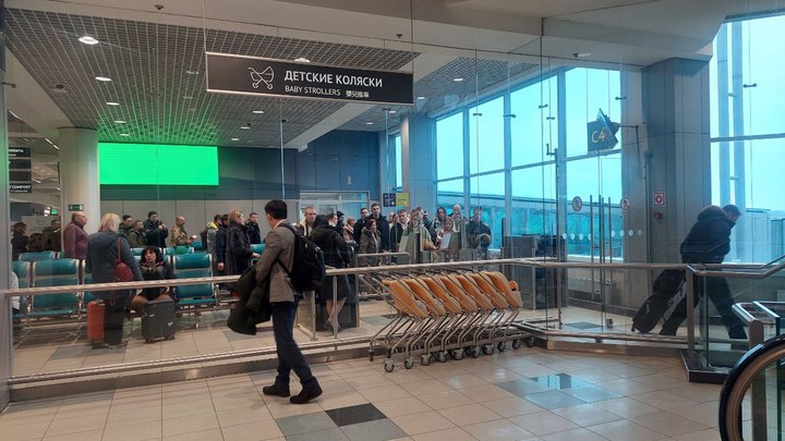 Бельгийские туристы бросили безбилетного ребёнка в аэропорту
