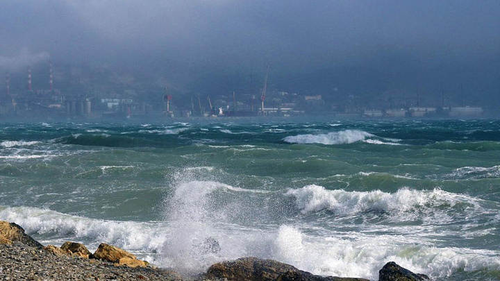 Шторм на Черноморском побережье Кубани и Крыма мог рассеять украинские минные поля