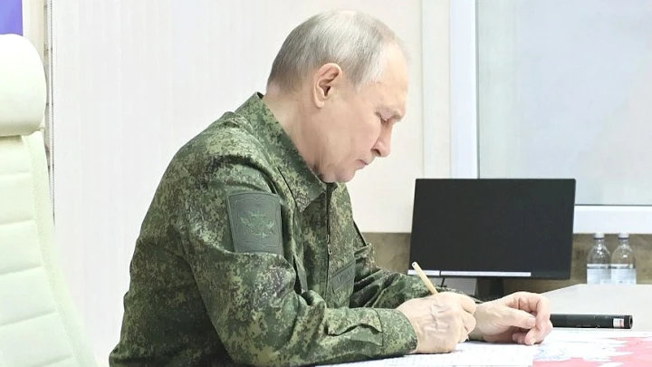 WP: визит Путина в камуфляже в Курскую область это важный сигнал Западу