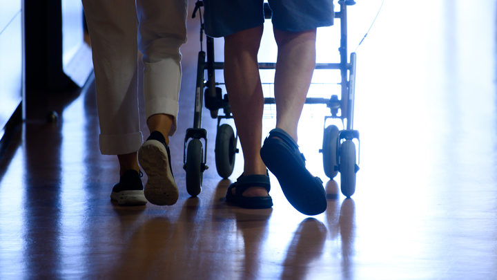 Чесались даже глаза: Переболевшие COVID-19 пожаловались на неожиданный побочный эффект