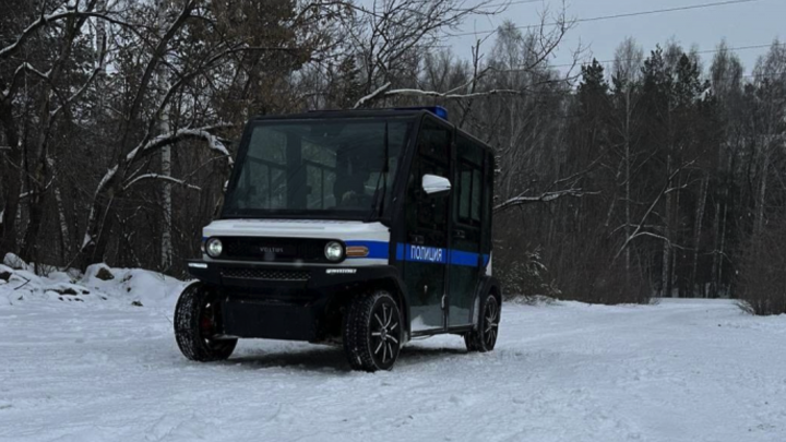 Полицейские на электромобиле преследовали мигранта в челябинском парке