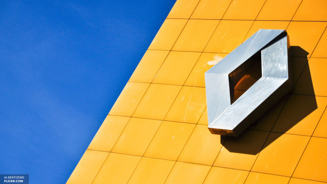 В сентябре Renault представит два новейших кроссовера Duster В сентябре Renault представит два новейших кроссовера Duster