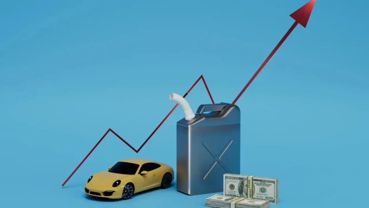 Бензин подорожает на 11% – и для этого не нужны никакие удары дронов: Сценарии, где платит не бюджет, а вы