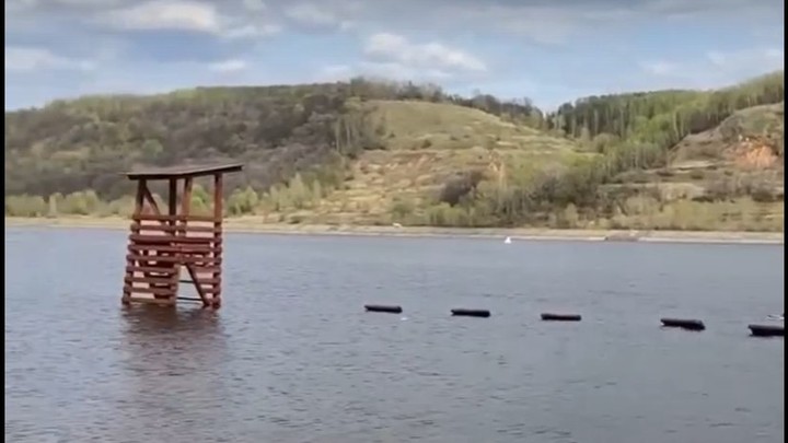 Нижегородский пляж в затоне имени 25 лет Октября оказался под водой