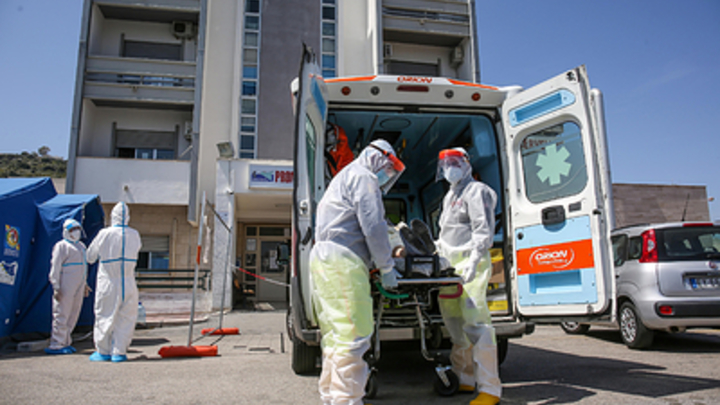 Первая волна COVID-19 ещё цветочки? По США ударят две эпидемии сразу - директор CDC