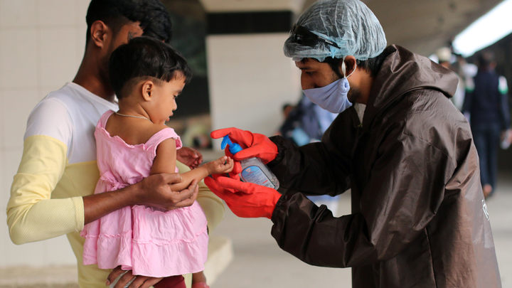 Заболеть можно даже в закрытой комнате: Врач назвал более опасные инфекции, чем коронавирус