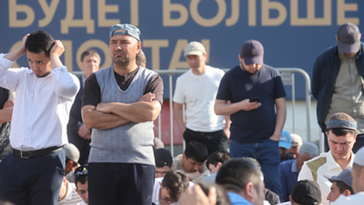 Нам не нужно столько продавцов, таксистов и курьеров: Эксперт предложил новые подходы к миграционной политике