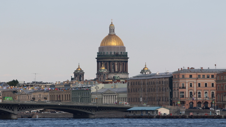 Петербуржец потребовал от местных властей 10 млн рублей за потерянное время