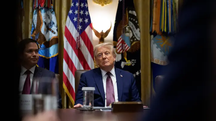 Я сказал: Ты что, бумажный тигр?: Трамп вновь нарушил данное ранее обещание