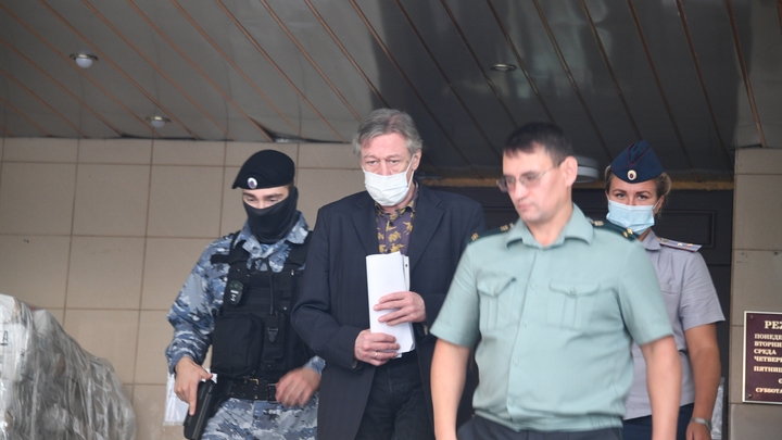 Ефремов за пять дней до приговора напомнил о возможности улизнуть от суда