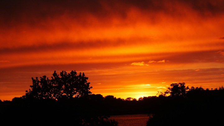 Жара, смерчи, ураганы - теперь норма для России? Законы природы оценила метеоролог