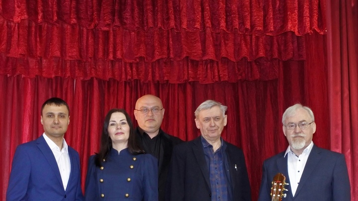 В Новосибирске прошёл пасхальный концерт для раненых участников СВО