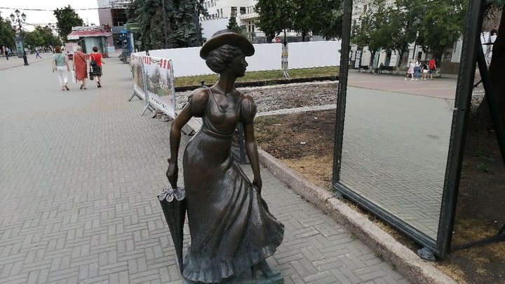 В Челябинске вандалы уничтожили часть скульптуры на Кировке