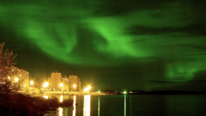 От юга до Крайнего Севера: После вспышки на солнце засияет вся Россия