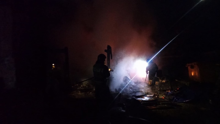 На территории детских яслей в Чите произошёл ночной пожар