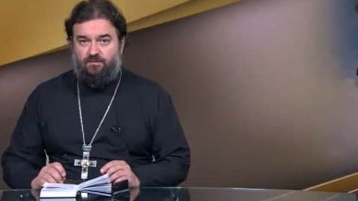 Продались чёрной стороне. С потрохами: Русский батюшка сорвал маску с истинного врага России